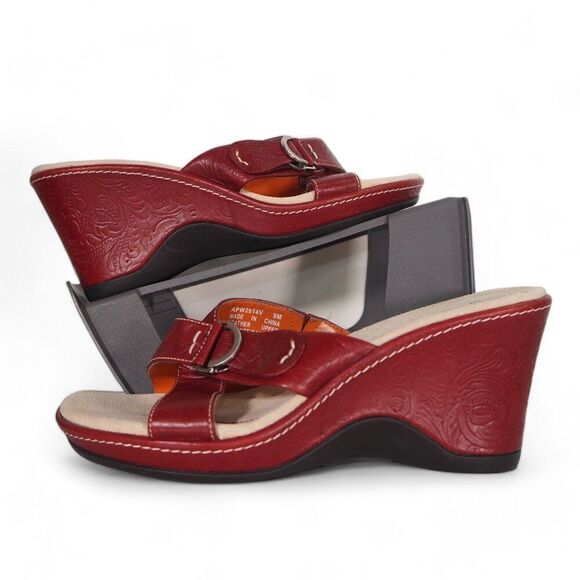 Rockport Red Wedge Sandals - Picture 1 of 10